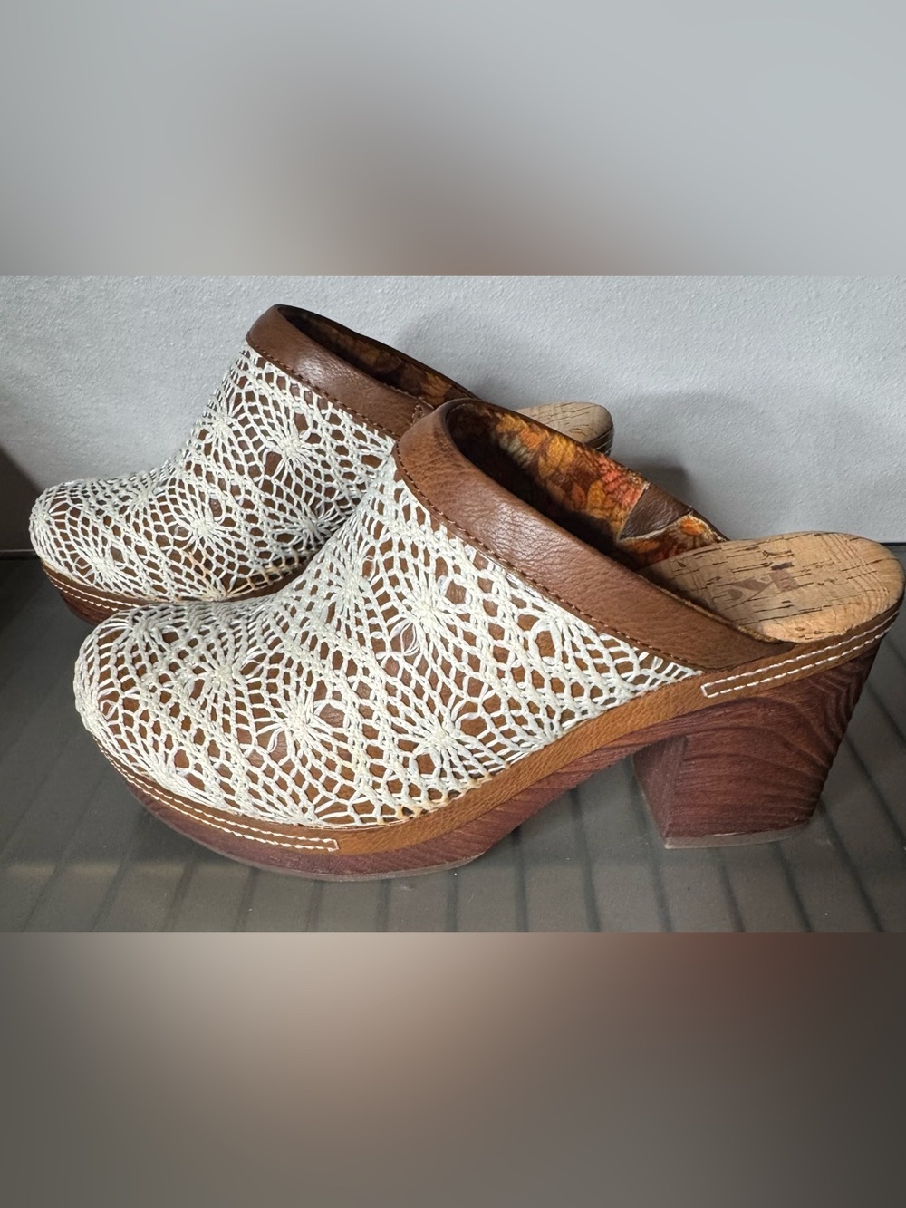 Kork-Ease White Crochet Clog Mules with Brown Trim Nora boho size 7 - Picture 4 of 12